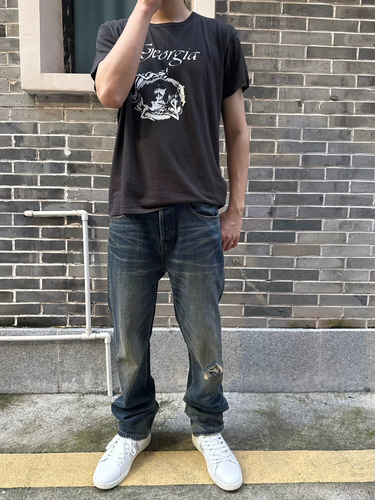 Cousin produces ERD melancholic rich second-generation washed distressed vintage blue straight leg jeans